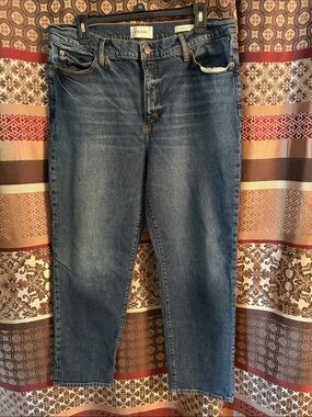 Frame Denim The Borrowed Crop Jeans in Medium Blue Wash